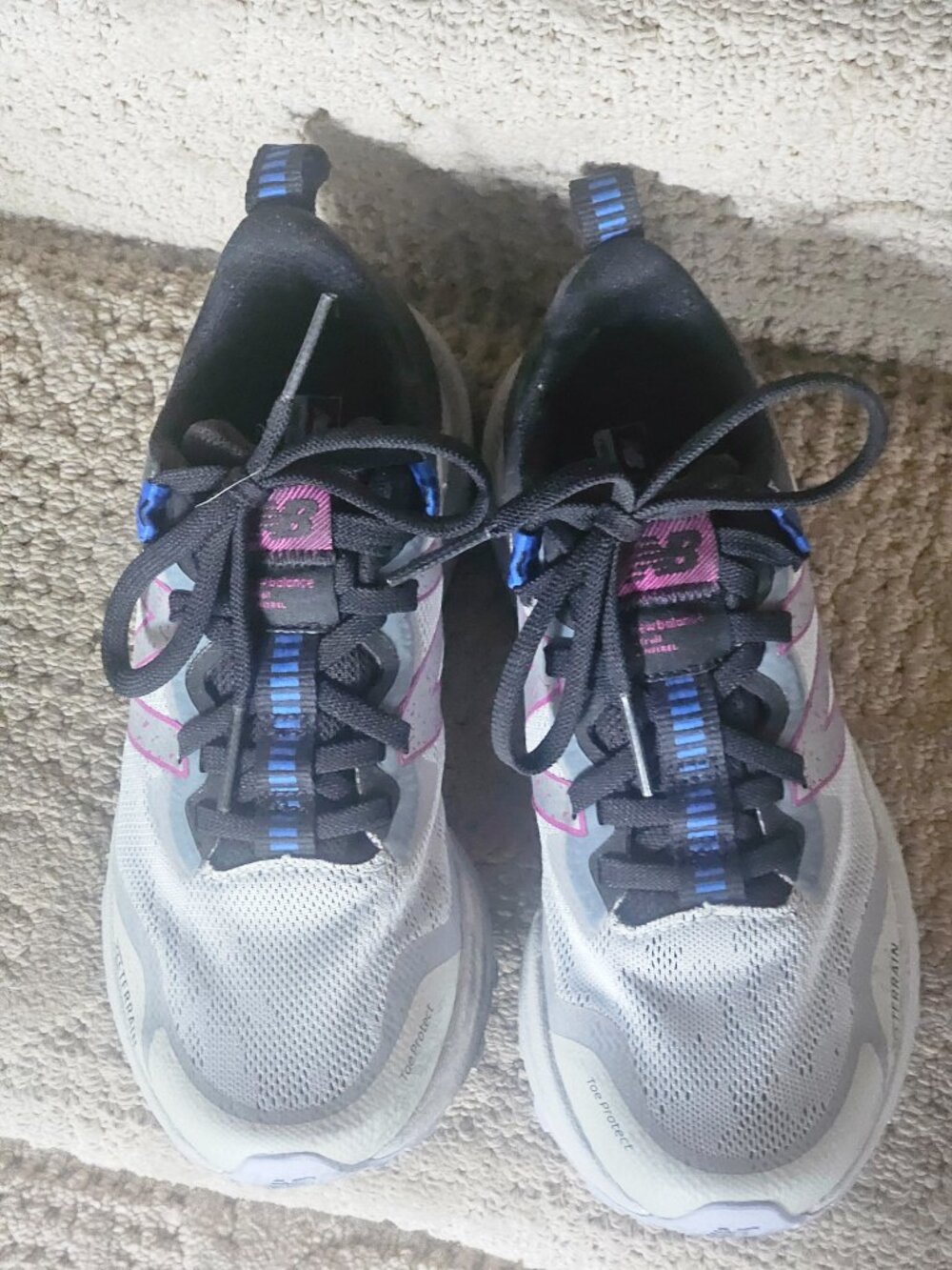 New Balance Shoe - All Terrian Shoe - size 7